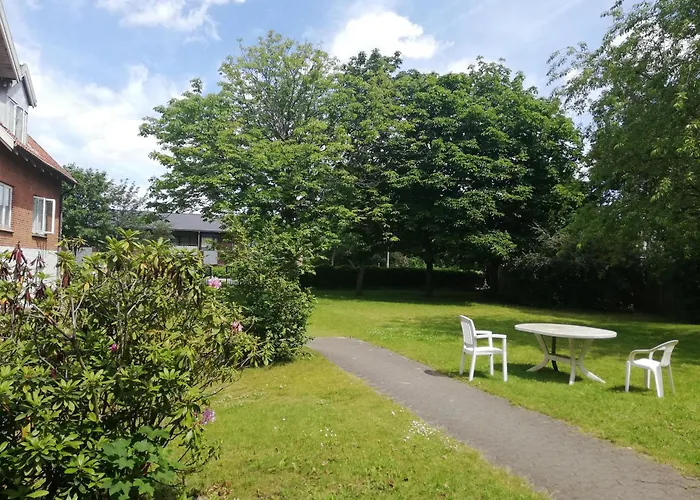 5minute Walk To Lego House-best Location-garden On Site N9 *